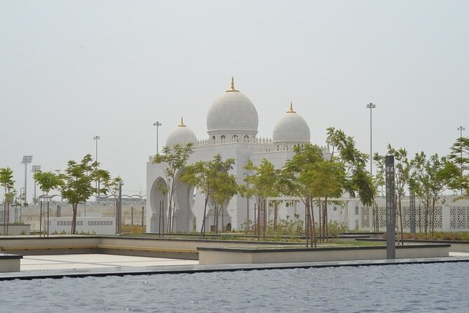 Private Abu Dhabi 5 Wonders Tour With Emirates Palace Lunch - Logistics and Practicalities