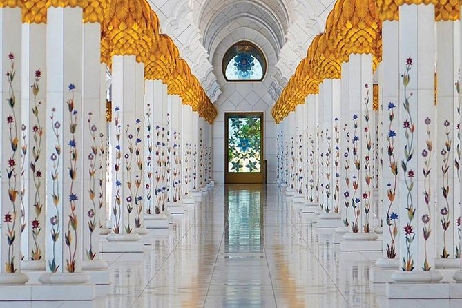 Private Abu Dhabi City Tour With Louvre Museum & Lunch - Iconic Landmarks