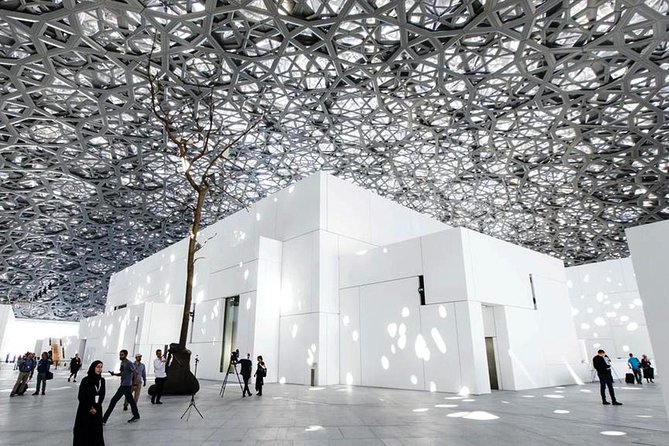 Private Abu Dhabi Highlights With Louvre Museum & Grand Mosque With 5* Lunch - Dress Code Requirements