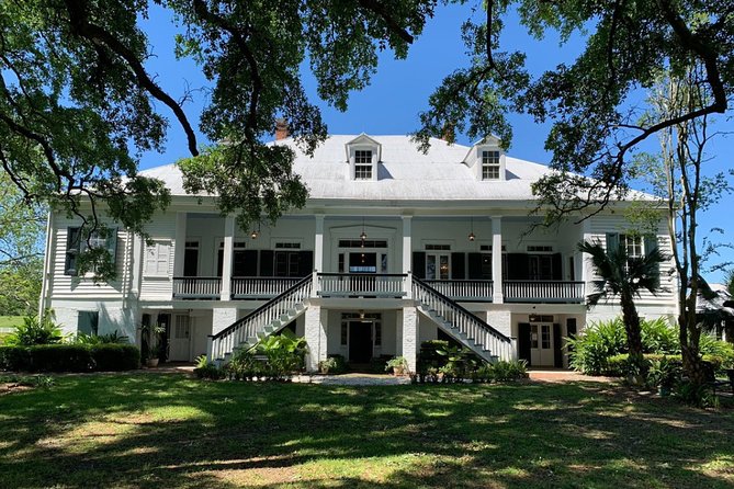 Private Airboat Ride and Plantations Tour With Gourmet Lunch From New Orleans - Airboat Adventure