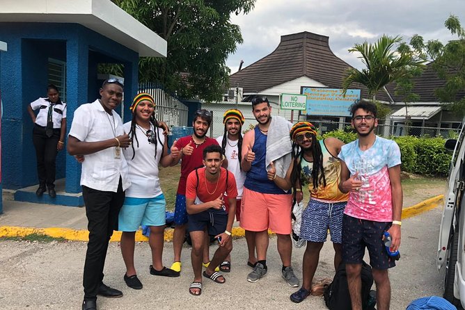 Private Airport Round Trip Transfer From Montego Bay Airport to Ocho Rios - Personalized Attention and Comfort