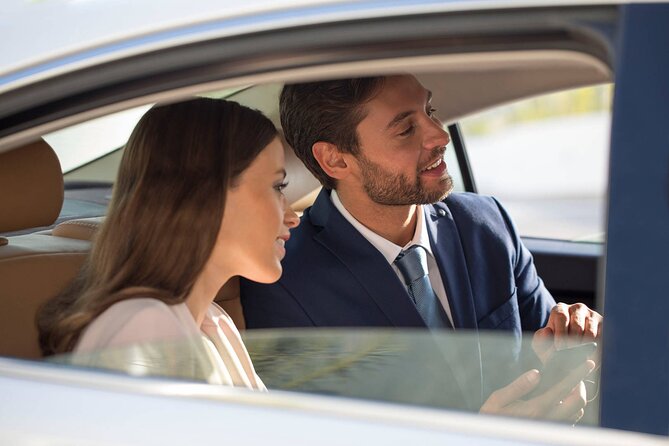 Private Airport Transfer From or To Dubai Airport - Airport Pickup