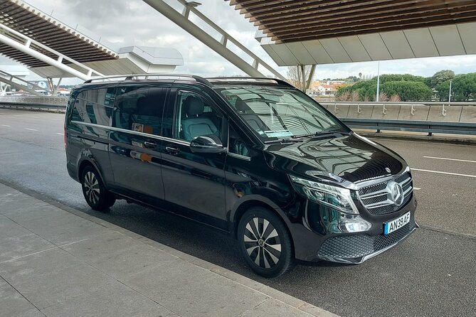 Private Airport Transfer From Porto to Guimarães - Booking and Cancellation Policies