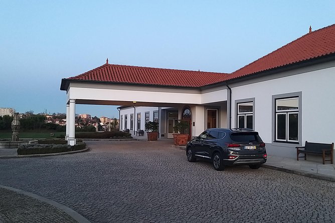 Private Airport Transfer From Porto to the Airport - Whats Included