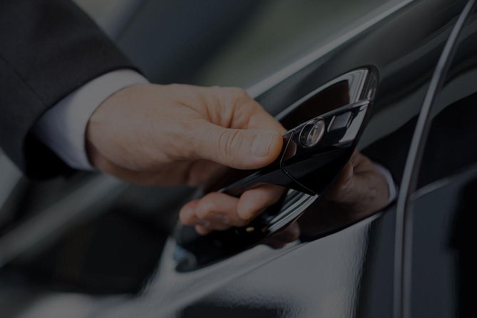 Private Airport Transfer From SFO to San Francisco Union Square - Vehicle Options and Capacity
