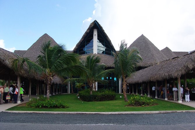 Private Airport Transfer Punta Cana Airport to or From Hotels - Contacting Wisest Travel
