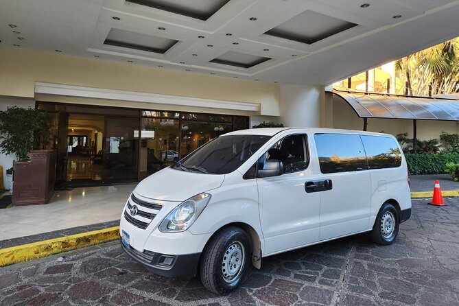 Private Airport Transfer To: San Salvador or El Tunco in a VAN - Key Points