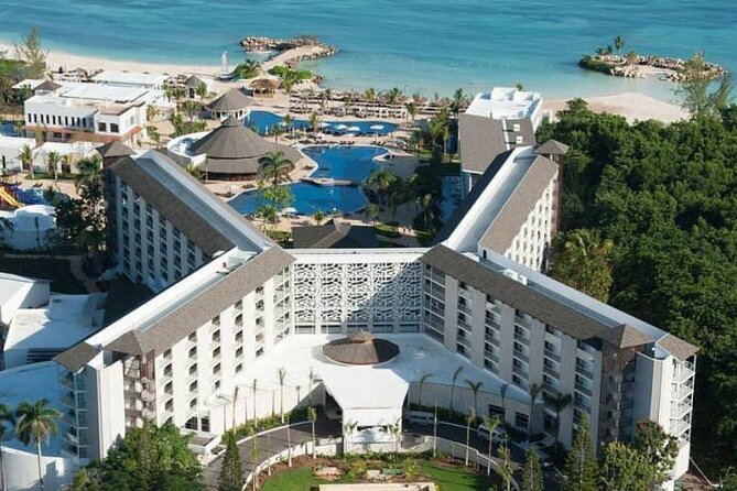 Private Airport Transfers to Royalton Blue Waters and White Sand - Accessibility and Infant Seating