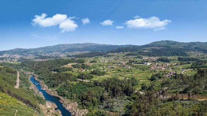 Private Alvarinho Route Tour - Pickup and Duration