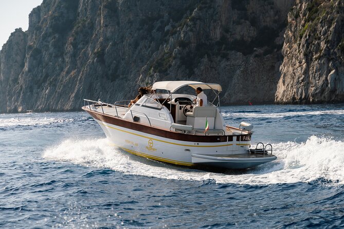 Private Amalfi Coast Tour With 28FT Boat - Group Size and Capacity