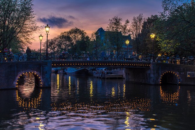 Private Amsterdam Photography Tour With a Professional Photographer - Accessibility and Group Size