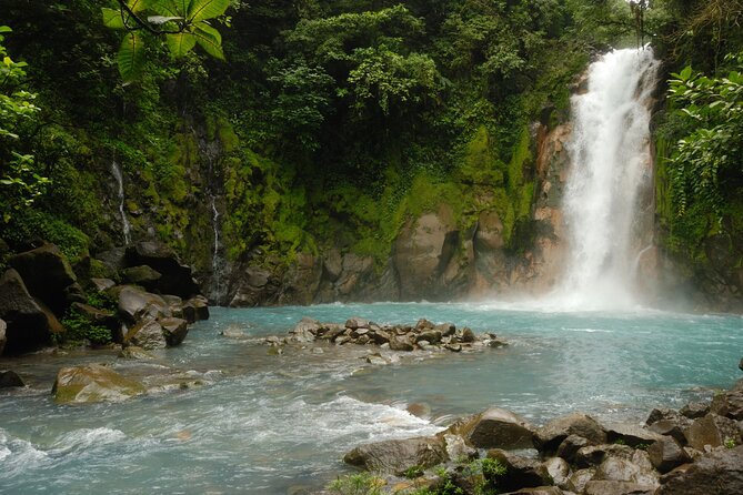 Private and All-Inclusive Package 2 Days 1 Night in Río Celeste. - Key Points