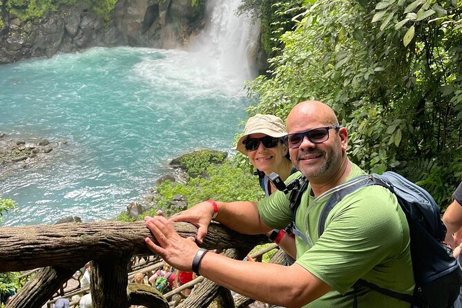 Private and All-Inclusive Package 2 Days 1 Night in Río Celeste. - Meeting and Pickup