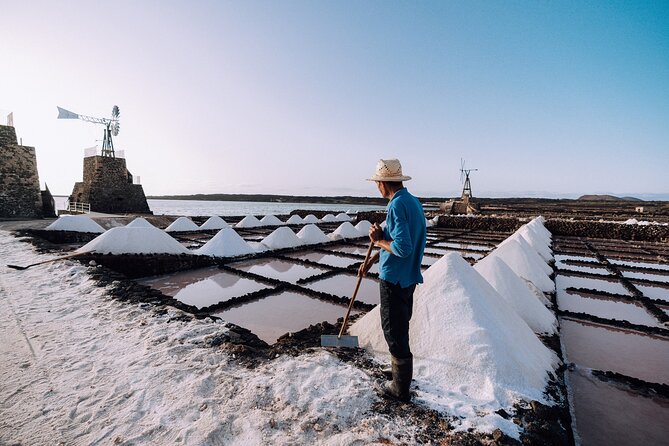 Private and Guided Tour to the Salinas De Janubio With Tasting - Location and Accessibility