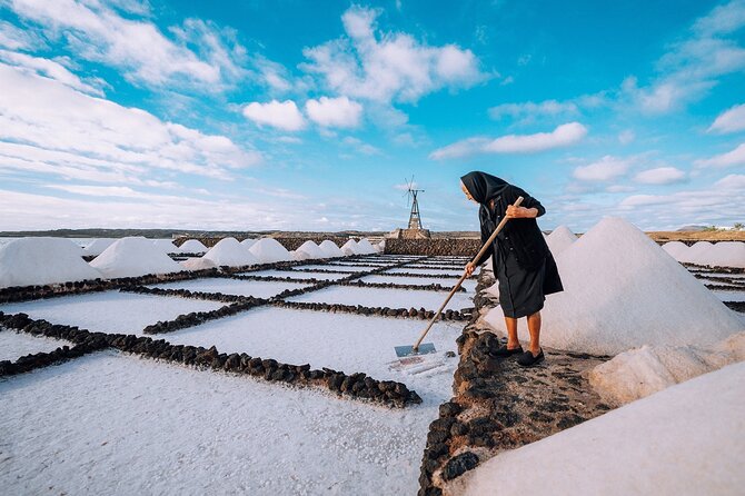 Private and Guided Tour to the Salinas De Janubio With Tasting - Review Highlights