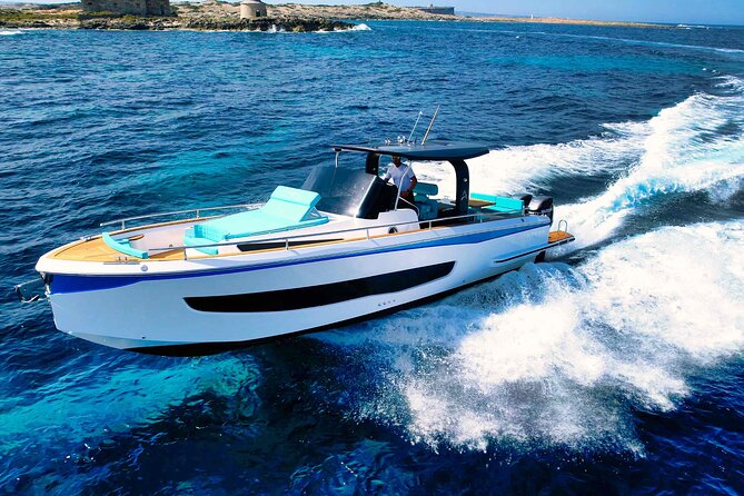 Private and Luxury Boat Day Tour Around Ibiza and Formentera - Boat Amenities