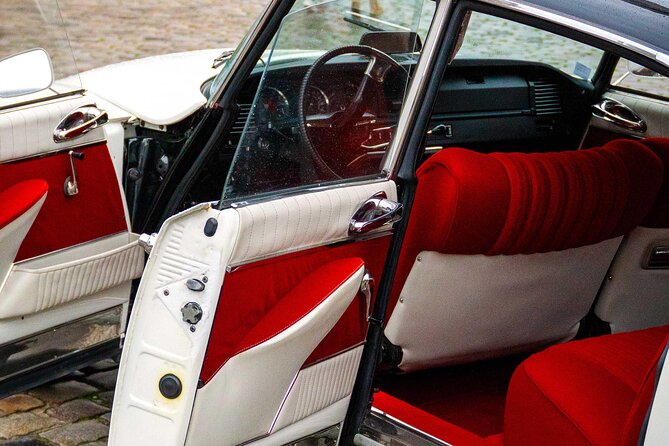 Private and Romantic Tour in a 1-Hour Citroën DS in Paris - Unforgettable Experience