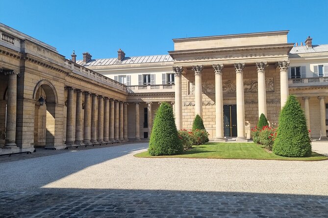Private and Secret Tour of the 7th Arrondissement of Paris - Tour Inclusions and Exclusions