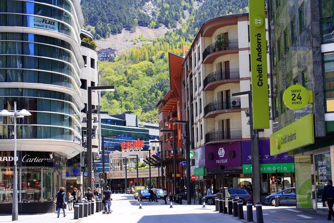 Private Andorra Tour : Sightseeing & Shopping Local Lunch - Duty-Free Shopping Opportunities