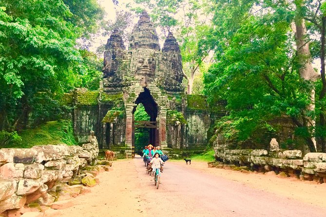 Private Angkor Grand Tour Sunset by Lexus - Tour Guide Expertise