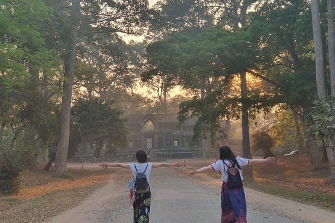 Private Angkor Sunrise & Major Temples Tour by English Speaking SUV Car Driver - Pickup and Drop-off