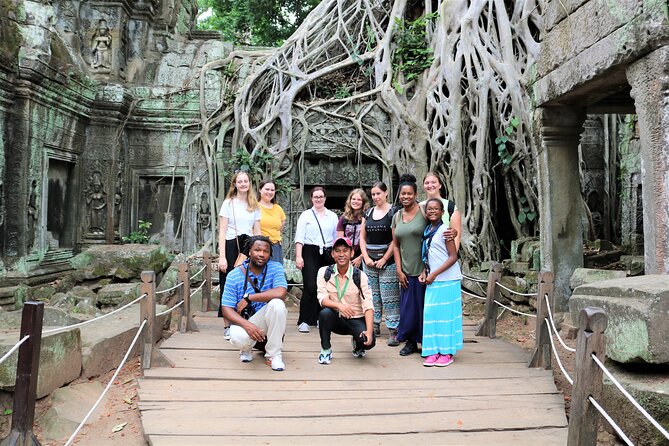 Private Angkor Temples Walking Tour From Siem Reap - Visit Bayon Temple