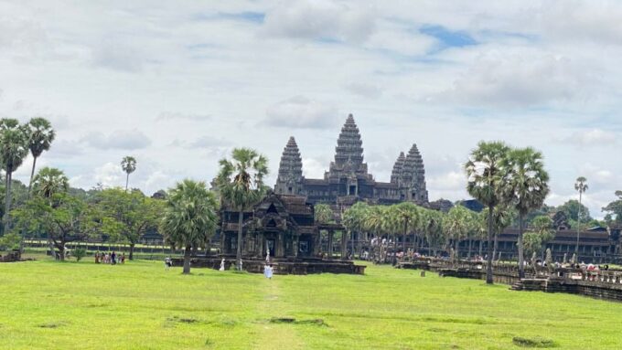 Private Angkor Wat and Jungle Temple Tour - Thommanon