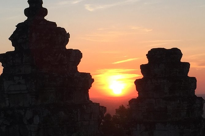 Private Angkor Wat Bakeng Hidden Gem Sunset Tour - Meeting and Pickup