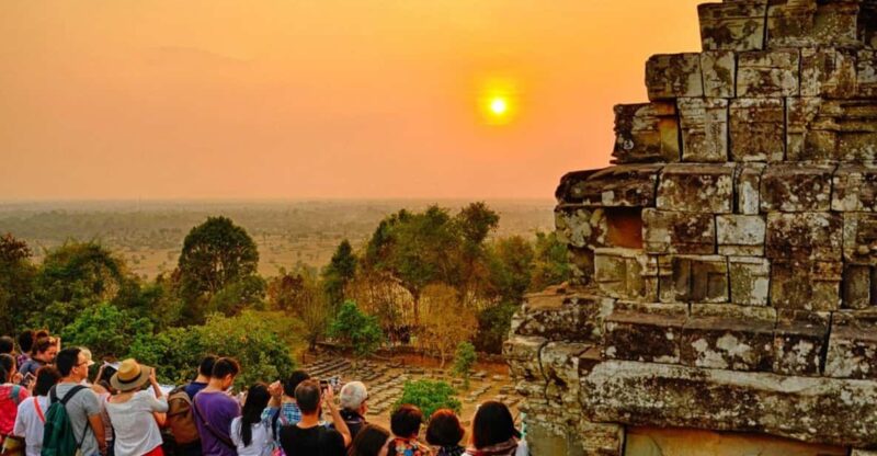 Private Angkor Wat Day Tour & Sunset With Lunch Included - Itinerary Highlights