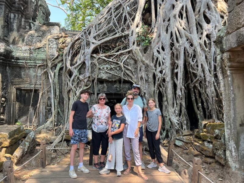 Private Angkor Wat Day Tour & Sunset With Lunch Included - Experience Features