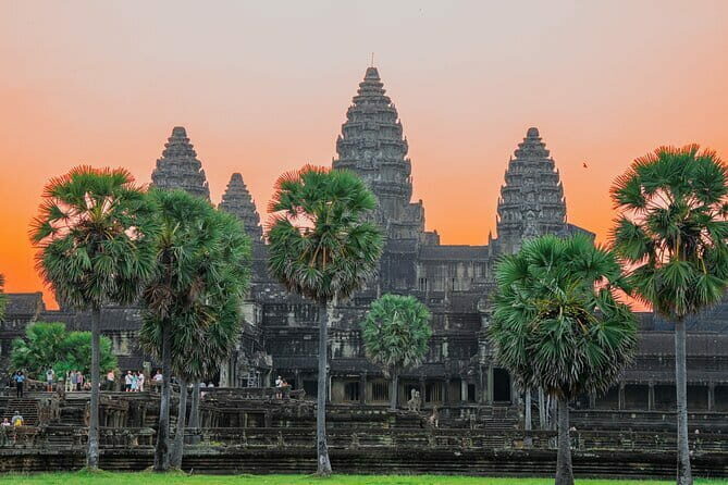 Private Angkor Wat Sunrise Guide Tour include Breakfast and Snack - Exploring the Private Angkor Wat Sunrise Guide Tour: A Detailed Review