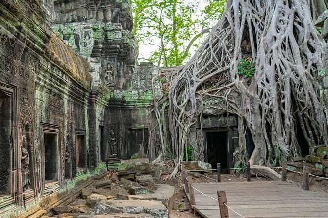 Private Angkor Wat Sunrise Guide Tour include Breakfast and Snack - Key Points
