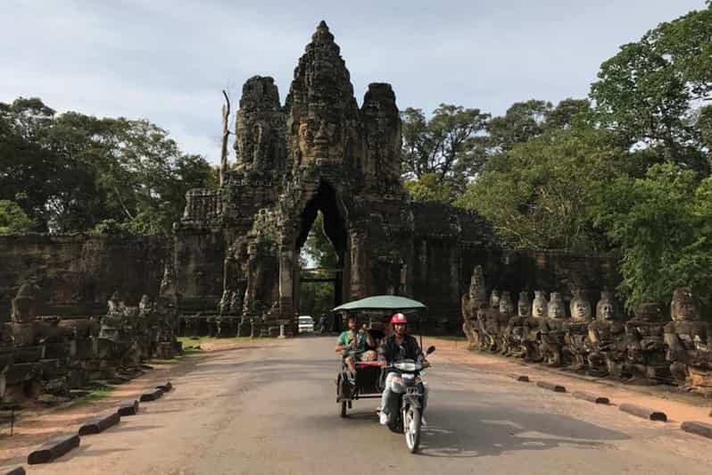 Private Angkor Wat Sunrise Small Tour by Tuk Tuk - Itinerary Highlights