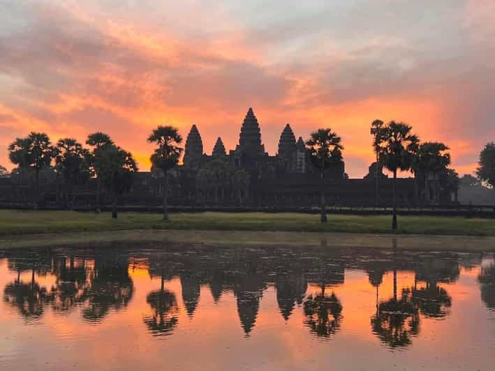 Private Angkor Wat Sunrise Tour With Breakfast and Snack - Inclusions