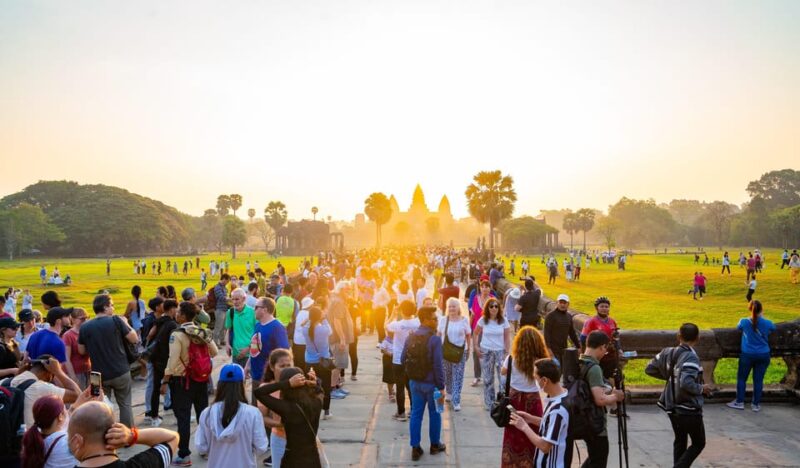 Private Angkor Wat Sunrise Tour With Breakfast and Snack - What to Bring