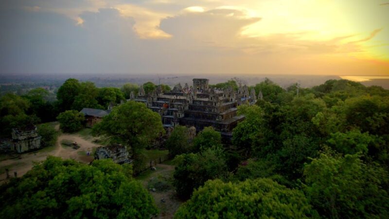 Private Angkor Wat Sunset Guide Tour - Itinerary and Experience