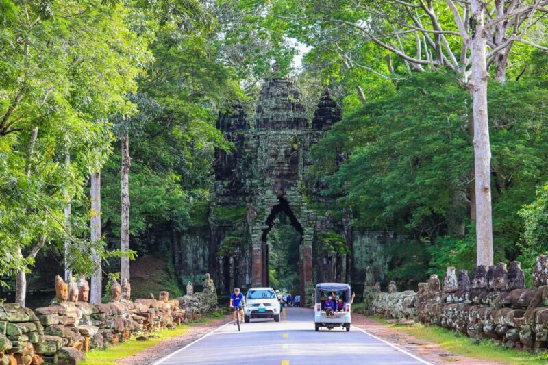 Private Angkor Wat Sunset Tour With Lunch and Snack Included - Good To Know
