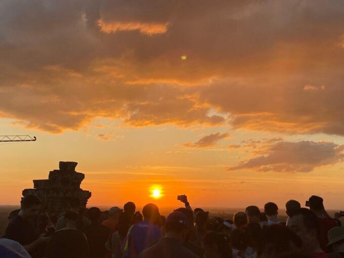 Private Angkor Wat Sunset Tour With Lunch and Snack Included - Cancellation Policy