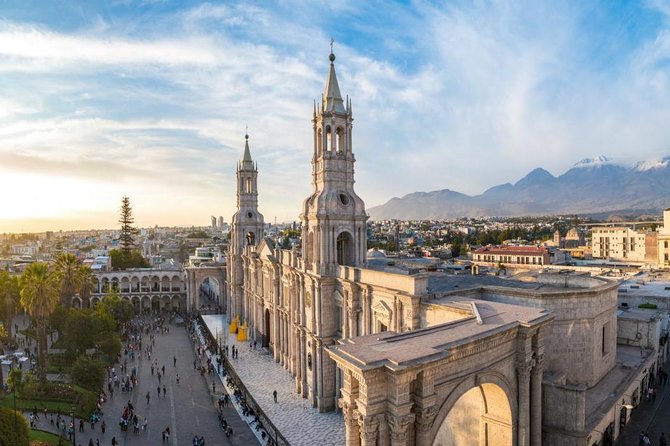Private Arequipa City Tour: Juanita Museum, Santa Catalina and Colonial Suburbs - Monastery of Santa Catalina