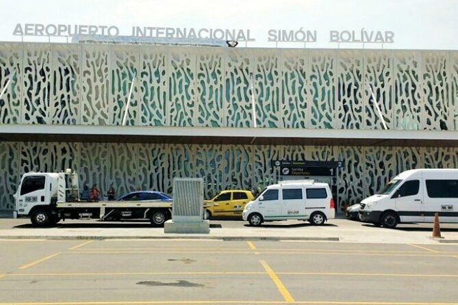 Private Arrival or Departure Transfer: Simon Bolivar Airport (One Way) - Frequently Asked Questions
