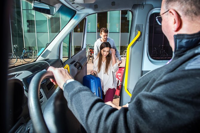 Private Arrival Transfer: Dulles Airport to Washington DC (any Hotel or Address) - Booking and Confirmation