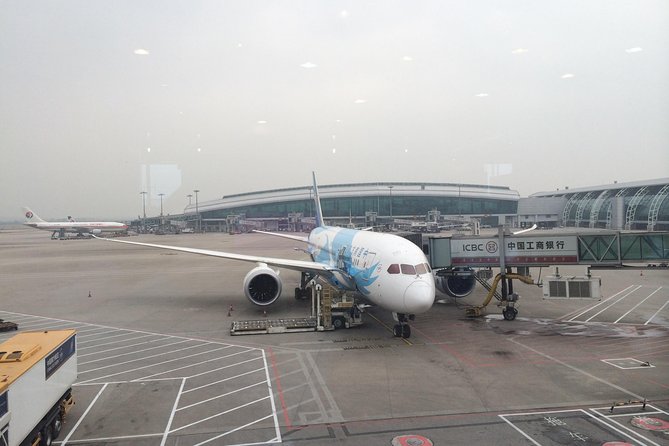 Private Arrival Transfer in English-speaking: Airport to Hotel - Meeting and Pickup