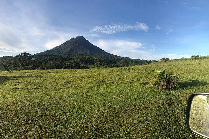 Private Arrival Transfer: San Jose Airport to Arenal Volcano or La Fortuna Town - Driver Meet and Greet