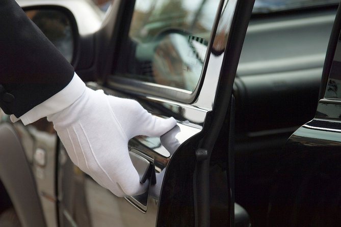Private Arrival Transfer - YYZ Airport to Toronto Downton Hotel & Accommodations - Booking Confirmation and Details