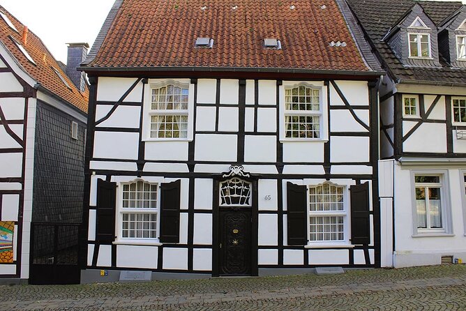 Private Audio Book City Rally Around the Old Town of Essen Kettwig - Key Points