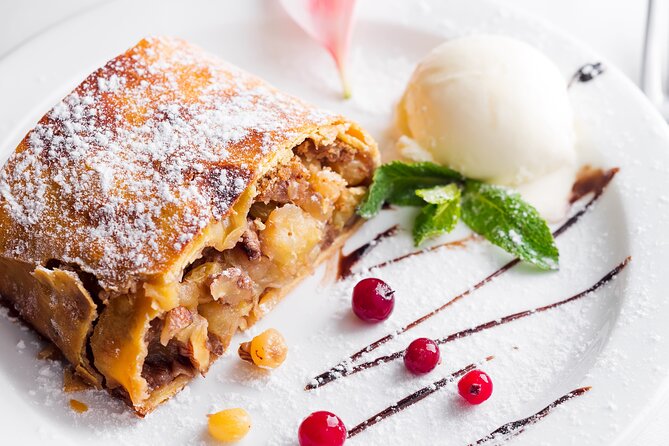 Private Austrian Food Tasting Tour in Salzburgs Old Town - Group Size Considerations