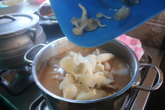 Private Authentic Ghanaian Cooking Class in Accra - Logistics and Booking Information