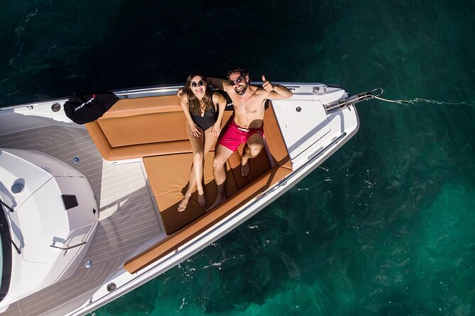 Private Axopar 37 Motoryacht Cruise in Santorini W/ Snack & Drink - Inclusions and Amenities