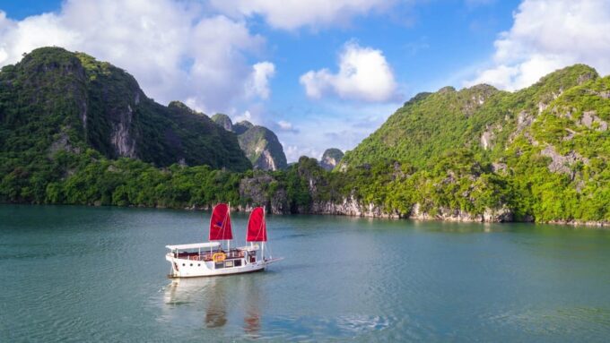 Private Bai Tu Long Day Cruise With Kayak - Cruise Highlights