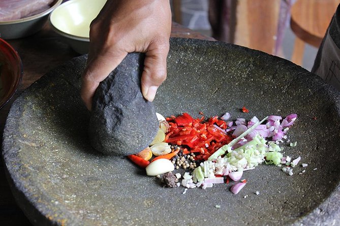 Private Balinese Cooking Class and Garden Tour in Ubud With Dewa - Discover Local Ingredients